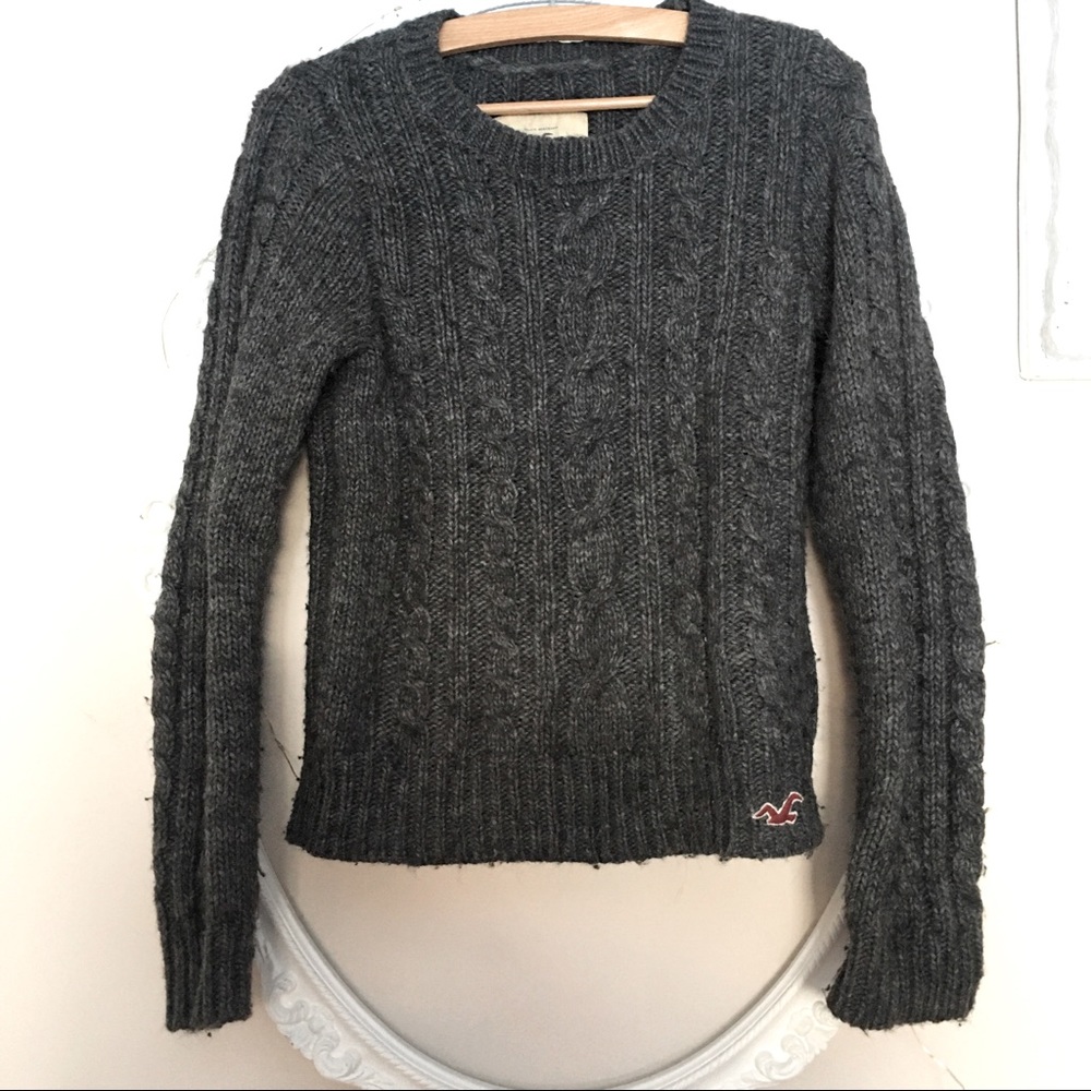 Hollister grey knit sweater